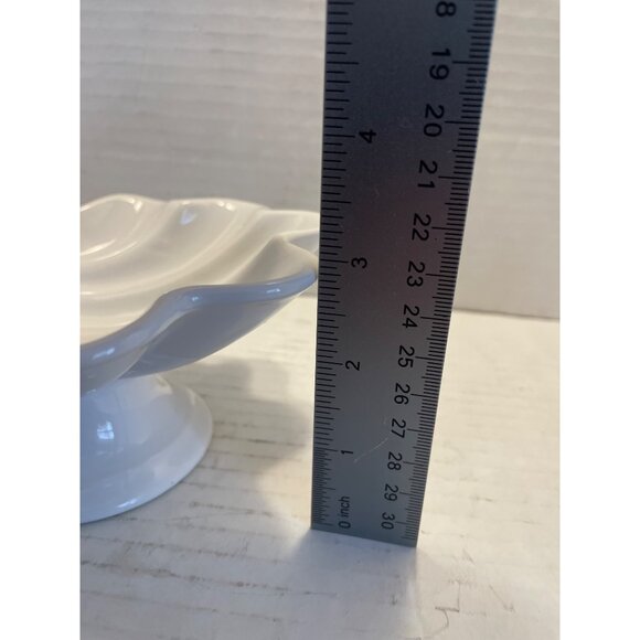 Vintage Shell Shaped Milk Glass Candy or Soap Dish Anchor Hocking - Picture 8 of 9